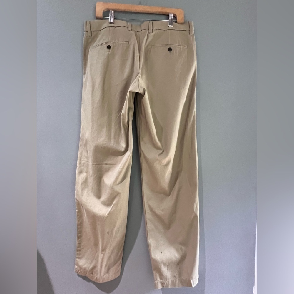NWT Gap Khakis in Relaxed Fit Size 34x32
100% cotton - Picture 5 of 8